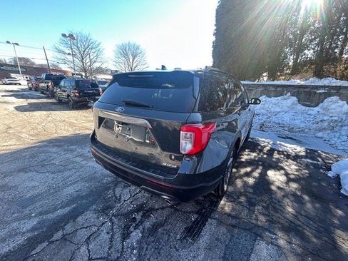 Used 2023 Ford Explorer XLT w/ Equipment Group 202A image 10