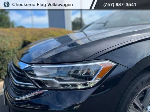 Used 2022 Volkswagen Jetta SE FWD image 11