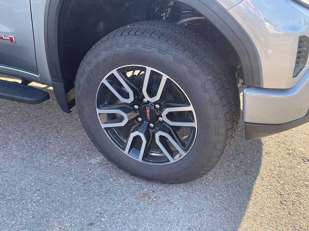 New 2026 GMC Sierra 1500 AT4 w/ AT4 Premium Package AWD/4WD image 4