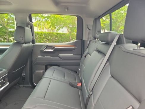 Used 2025 GMC Sierra 1500 Denali w/ Denali Reserve Package AWD/4WD image 12