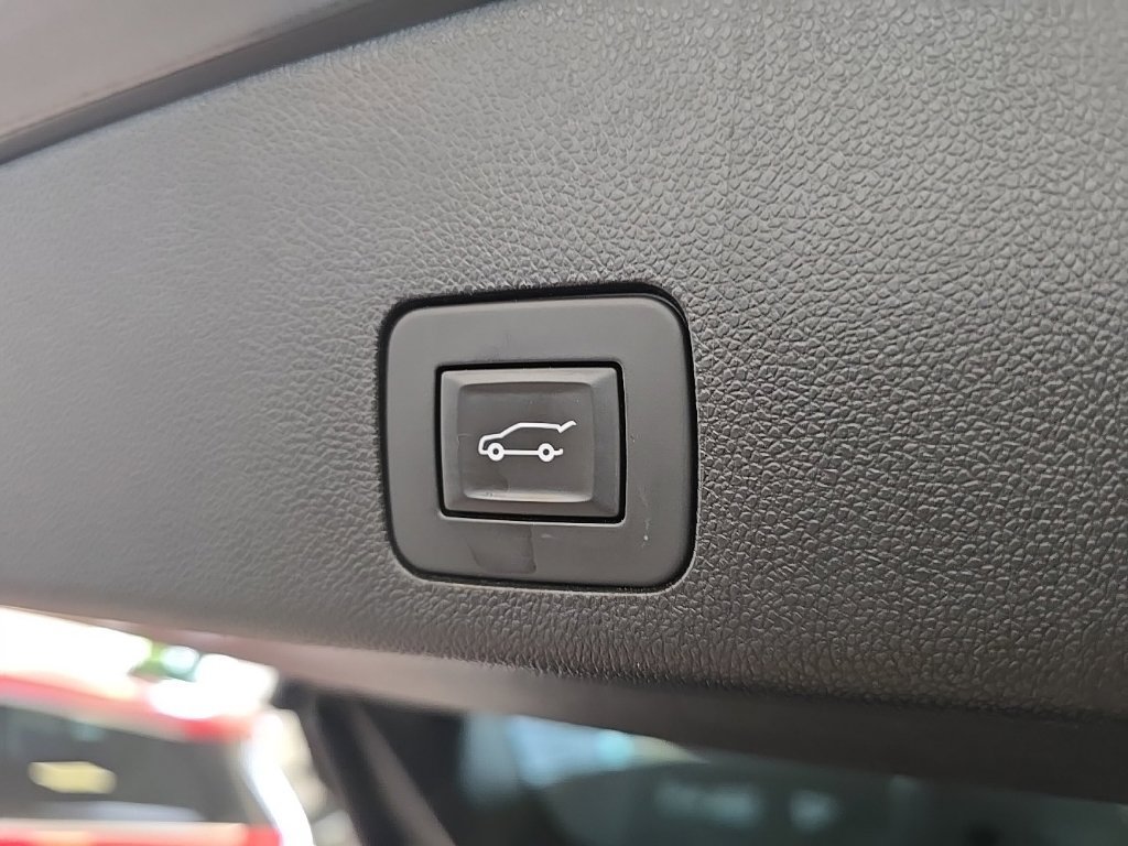 Used 2020 Buick Encore GX Select AWD/4WD image 35