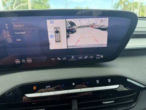 Used 2025 Buick Enclave Preferred FWD image 23