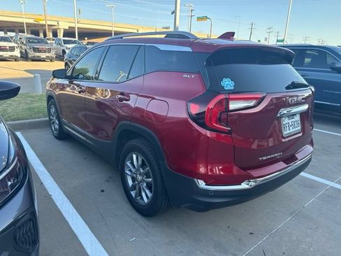 Used 2022 GMC Terrain SLT FWD image 3