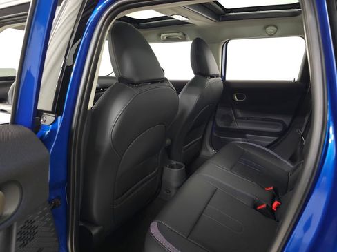 Used 2025 MINI Cooper 4-Door Hardtop FWD image 30