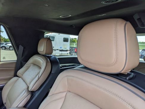 Used 2025 Lincoln Navigator Black Label AWD/4WD image 21