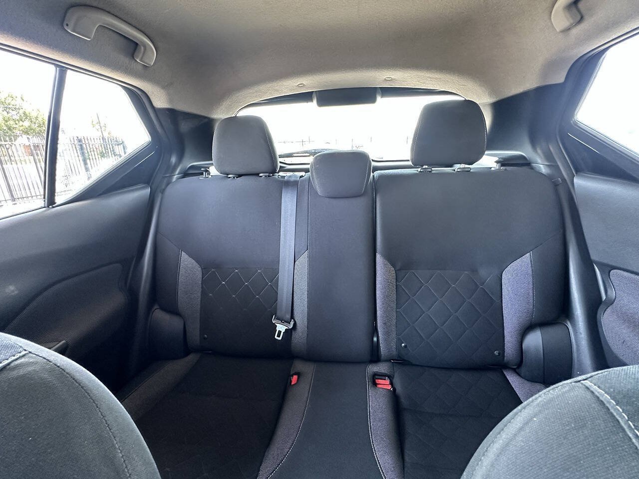 Used 2019 Nissan Kicks S FWD image 28