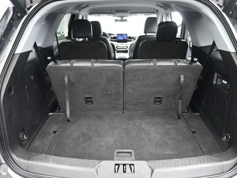 Used 2022 Ford Explorer XLT w/ Equipment Group 202A AWD/4WD image 6