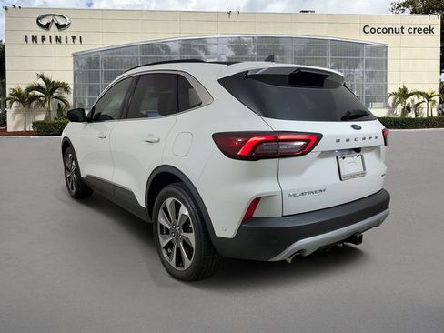 Used 2023 Ford Escape Platinum w/ Premium Technology Package image 4