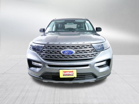 Used 2022 Ford Explorer XLT w/ Equipment Group 202A AWD/4WD image 2