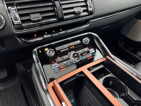 Certified 2024 Lincoln Navigator Black Label image 22