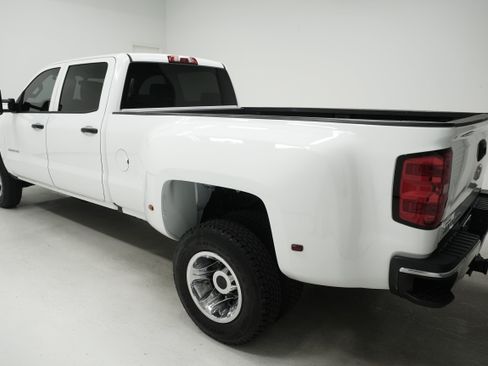 Used 2017 Chevrolet Silverado 3500 W/T AWD/4WD image 5