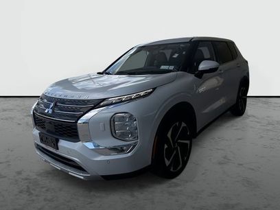 Used 2024 Mitsubishi Outlander 4WD Plug-In Hybrid