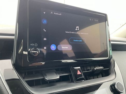 Used 2025 Toyota Corolla LE image 21