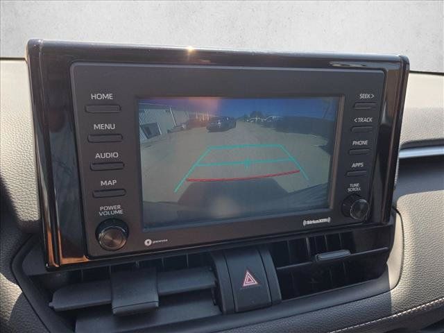 Used 2021 Toyota RAV4 XLE w/ Convenience Package FWD image 15