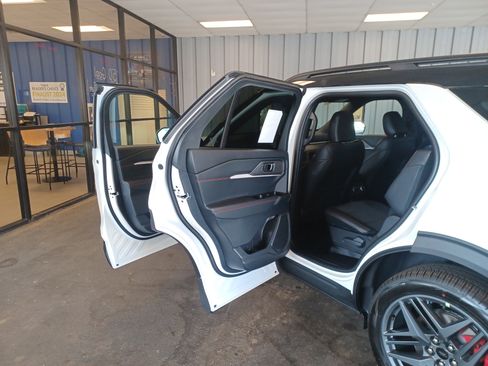 New 2025 Ford Explorer ST-Line w/ Premium Package image 14