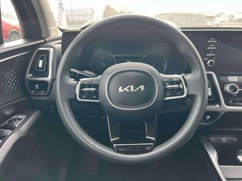 Used 2023 Kia Sorento LX image 12