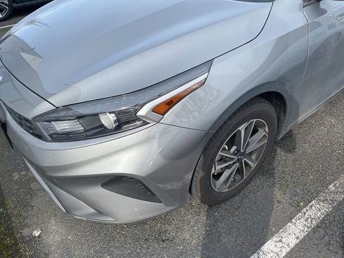 Used 2022 Kia Forte LXS image 7