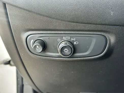 Used 2019 Chevrolet Equinox LT AWD/4WD image 17