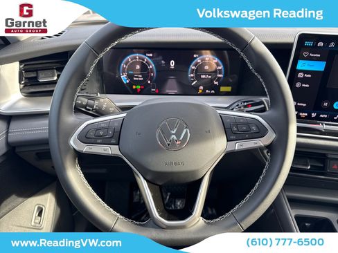 New 2025 Volkswagen Tiguan SE image 14