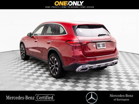 Used 2025 Mercedes-Benz GLC 350e 4MATIC image 3