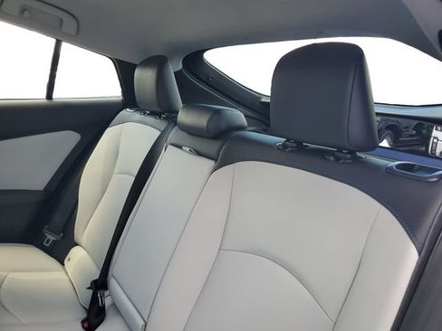 Used 2018 Toyota Prius Three Touring FWD image 25