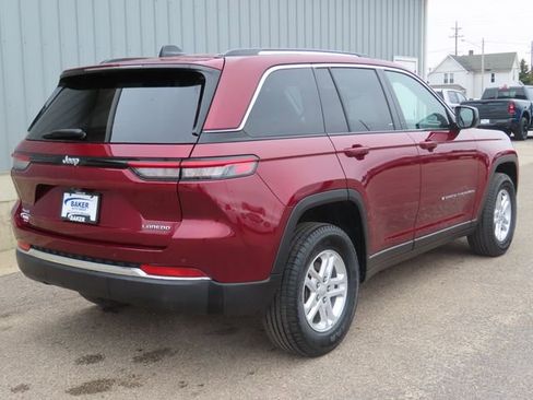 Used 2023 Jeep Grand Cherokee Laredo w/ Luxury Tech Group I image 3