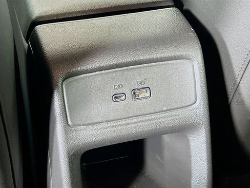 Used 2025 Chevrolet Trax LT image 30