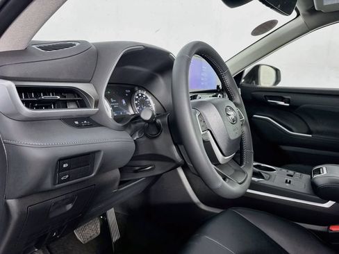 New 2026 Toyota Highlander XLE AWD/4WD image 13