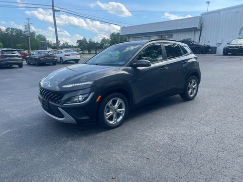 Used 2023 Hyundai Kona SEL AWD/4WD image 3