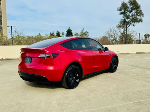 Used 2023 Tesla Model Y Long Range image 4