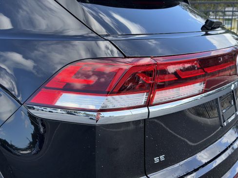 New 2026 Volkswagen Atlas Cross Sport SE image 9