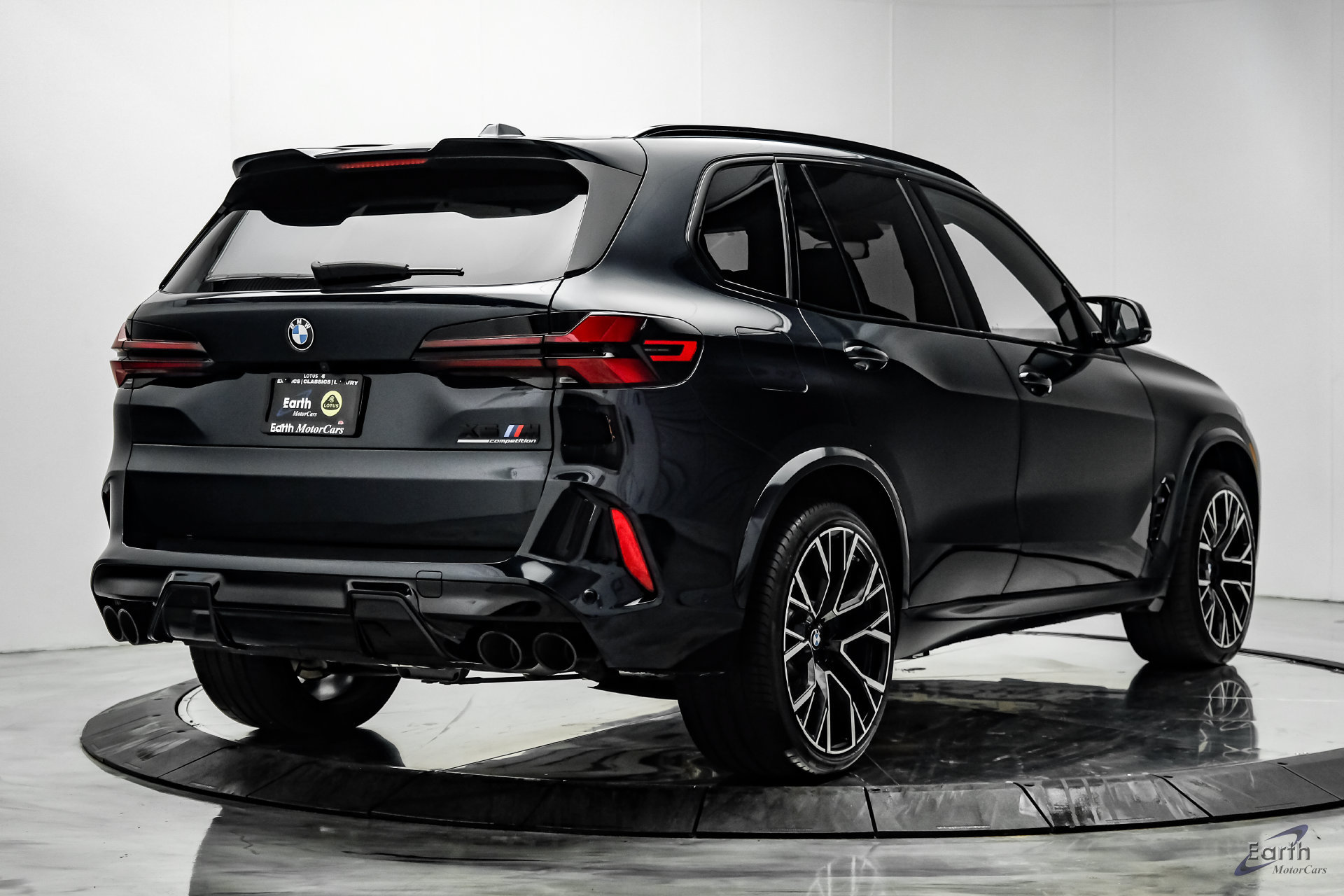 Used 2025 BMW X5 M Competition w/ Executive Package AWD/4WD image 17