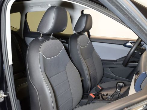 Used 2023 Volkswagen Taos SE w/ Panoramic Sunroof Package AWD/4WD image 31
