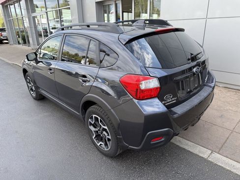 Used 2017 Subaru Crosstrek 2.0i Limited w/ Popular Package #2 image 3