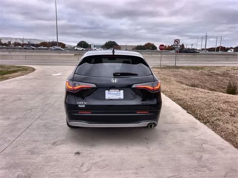Certified 2025 Honda HR-V Sport image 6