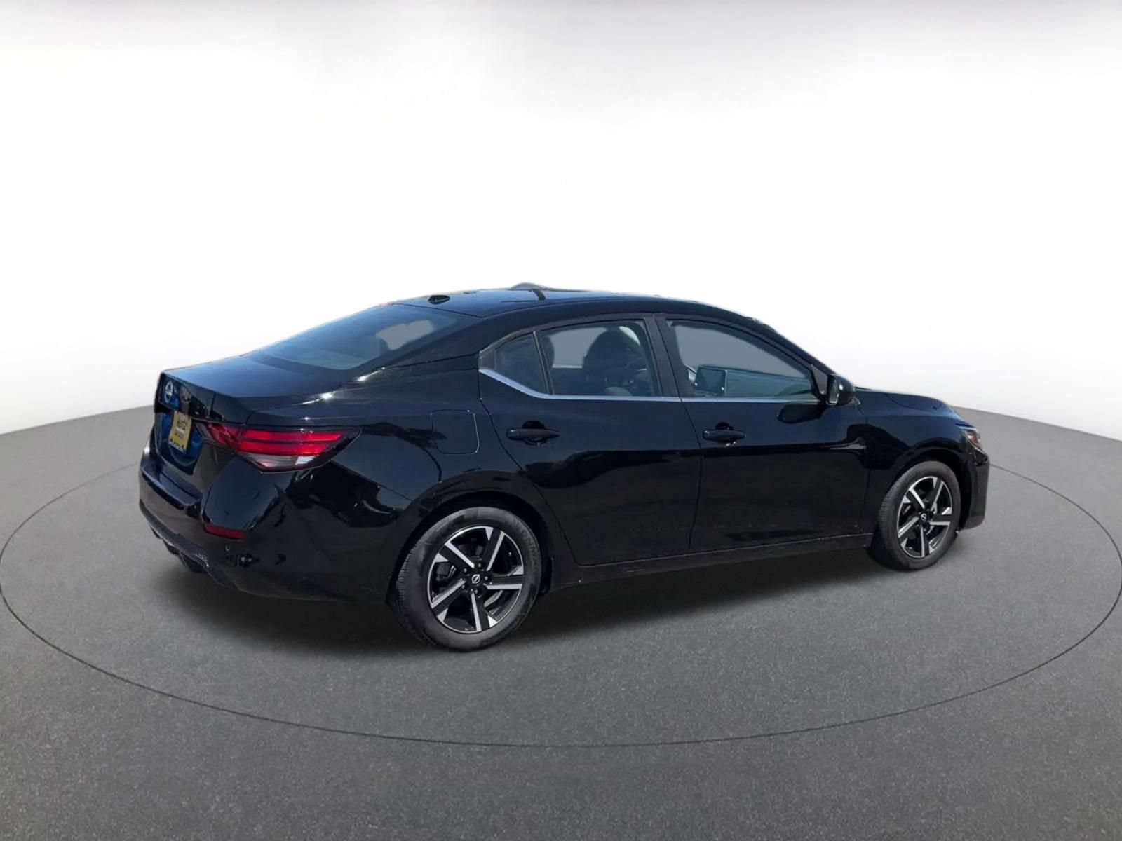 Used 2025 Nissan Sentra SV FWD image 14