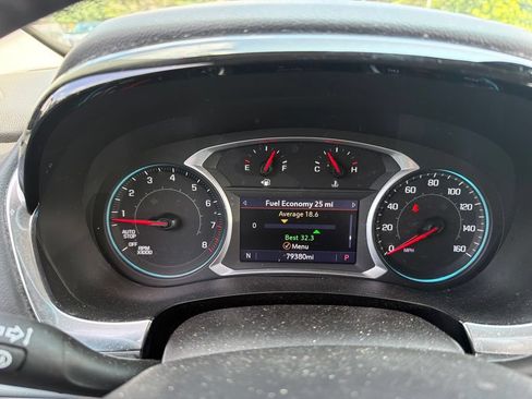 Used 2021 Chevrolet Traverse LT w/ LPO, Floor Liner Package AWD/4WD image 9