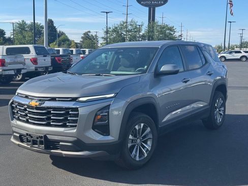 Used 2026 Chevrolet Equinox LT AWD/4WD image 3