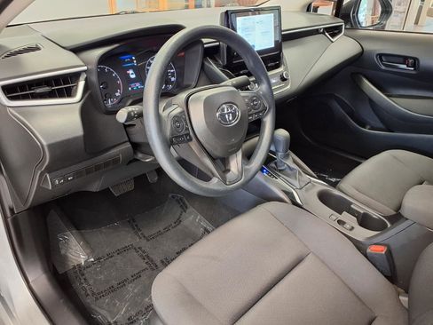 Used 2025 Toyota Corolla LE FWD image 18