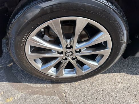 Used 2017 Toyota RAV4 Limited FWD image 12