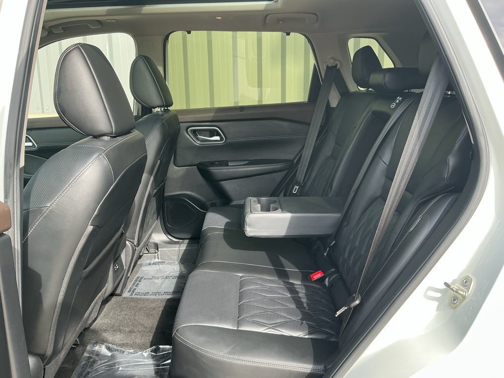 Used 2023 Nissan Rogue Platinum AWD/4WD image 18