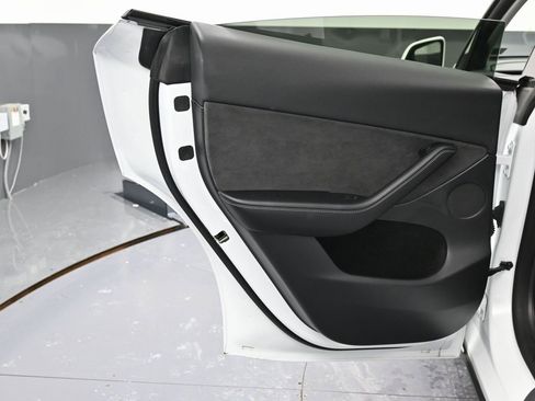 Used 2023 Tesla Model Y Long Range image 42