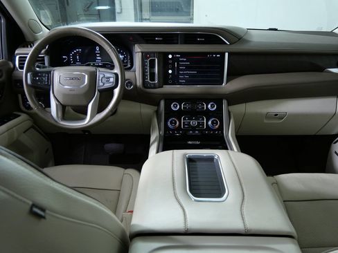Used 2022 GMC Yukon XL Denali AWD/4WD image 22