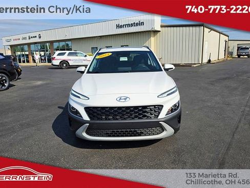 Used 2023 Hyundai Kona SEL w/ Convenience Package FWD image 2