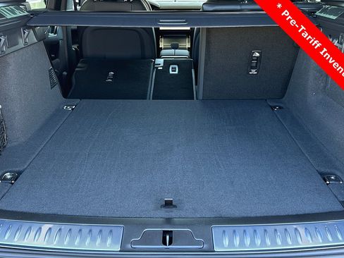 New 2024 Land Rover Range Rover Velar Dynamic SE image 14