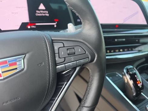 Used 2023 Cadillac Escalade ESV V AWD/4WD image 17