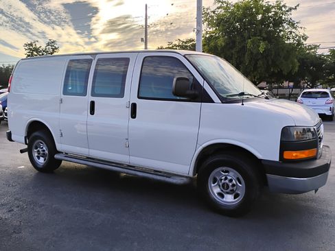 Used 2016 GMC Savana 2500 image 26