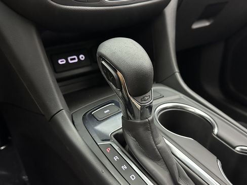 Used 2024 Chevrolet Equinox LT image 18