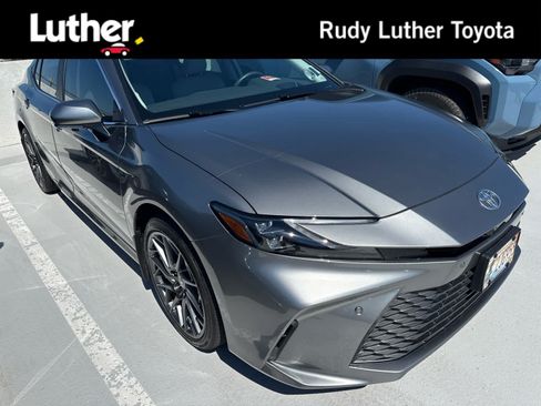 Used 2026 Toyota Camry XLE AWD/4WD image 1