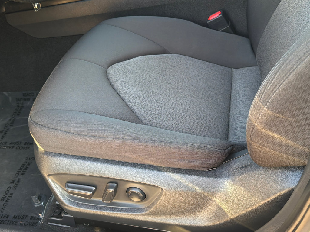 Used 2020 Toyota Camry LE FWD image 17